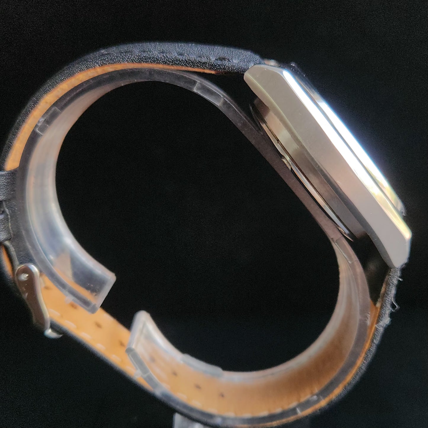 Vintage 1982 Original Seiko 5 Automatic 7009-8760 Off White Face Black Band 17 Jewels Day-Date Japanese Men's Wrist Watch S159