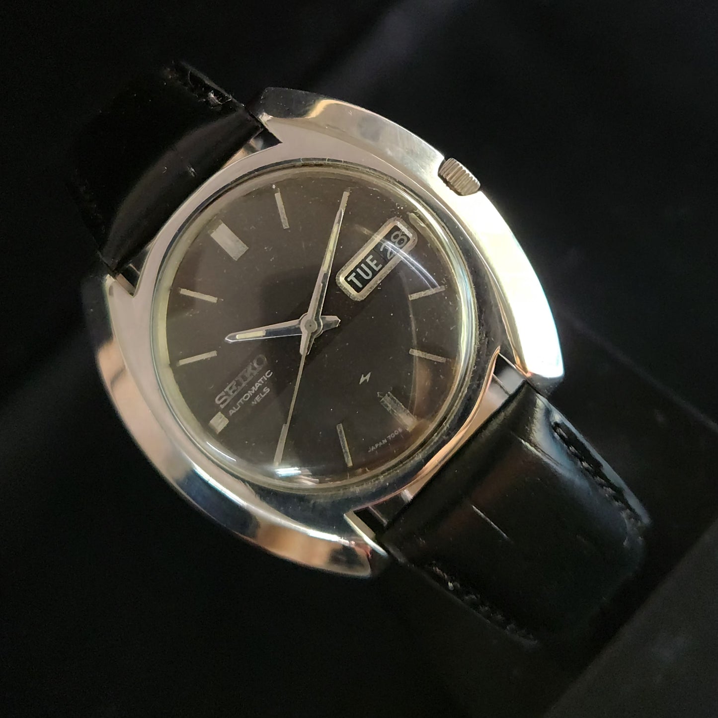 Vintage 1980 Original Seiko 5 Automatic 7006-7080 Black Face 19 Jewels Day-Date Japanese Men's Wrist Watch 0G6