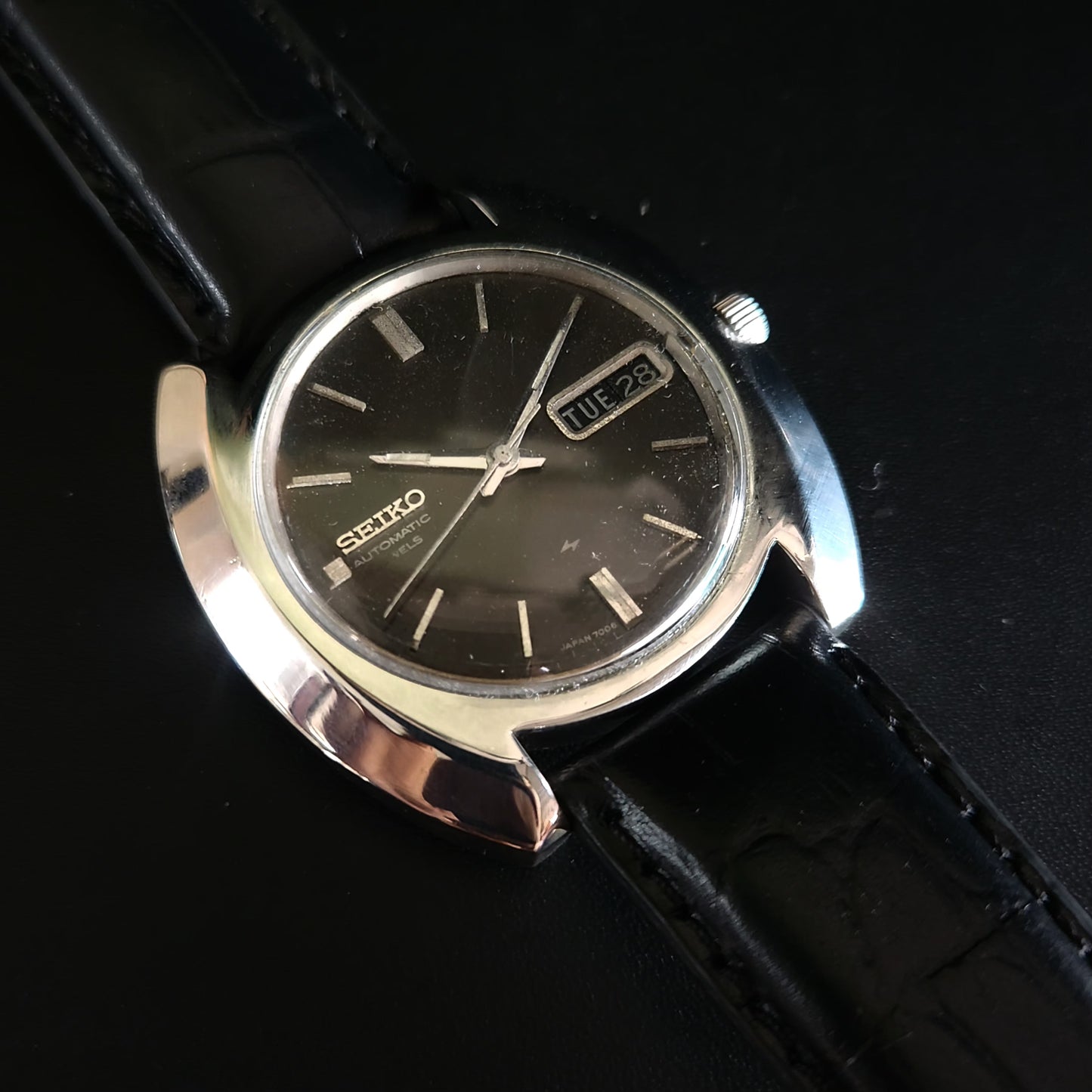 Vintage 1980 Original Seiko 5 Automatic 7006-7080 Black Face 19 Jewels Day-Date Japanese Men's Wrist Watch 0G6
