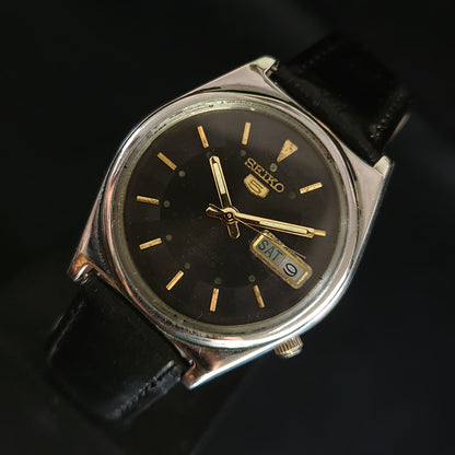 Vintage 1980 Original Seiko 5 Automatic 7009-550A GOLD black 17 Jewels Day-Date Japanese Men's Wrist Watch OG10
