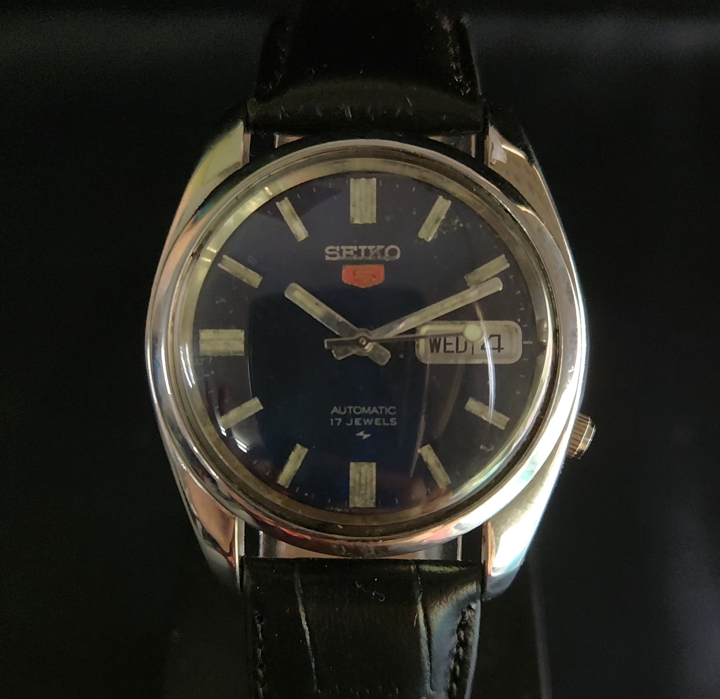 Vintage 1980 Original Seiko 5 Automatic 7019-5330 black face 21 Jewels Day-Date Japanese Men's Wrist Watch OG11