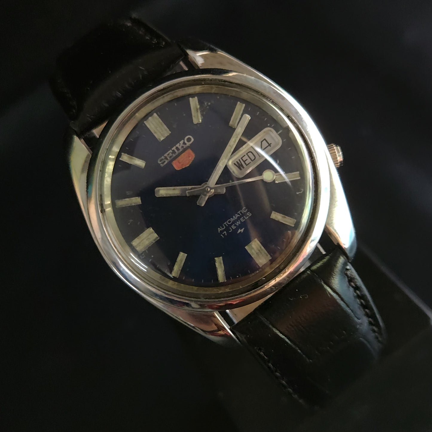Vintage 1980 Original Seiko 5 Automatic 7019-5330 black face 21 Jewels Day-Date Japanese Men's Wrist Watch OG11