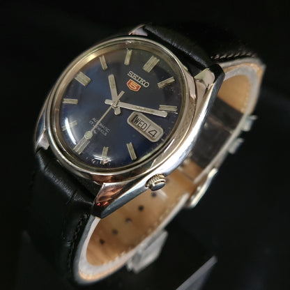 Vintage 1980 Original Seiko 5 Automatic 7019-5330 black face 21 Jewels Day-Date Japanese Men's Wrist Watch OG11