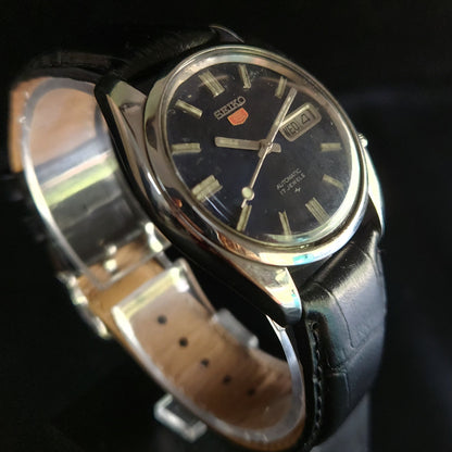 Vintage 1980 Original Seiko 5 Automatic 7019-5330 black face 21 Jewels Day-Date Japanese Men's Wrist Watch OG11