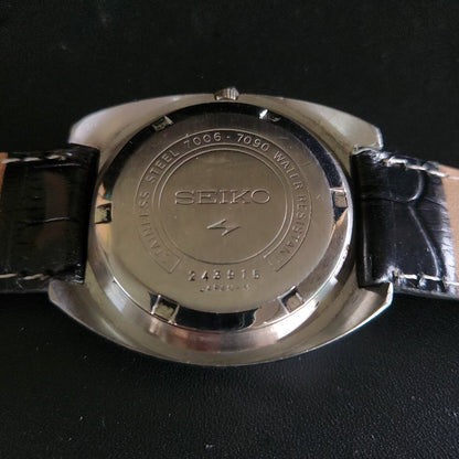Vintage 1980 Original Seiko 5 Automatic 7006-7090 black face 19 Jewels Day-Date Japanese Men's Wrist Watch OG12