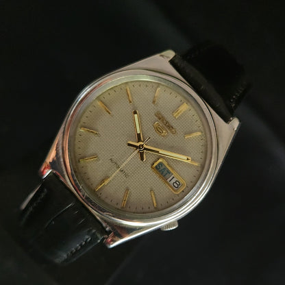 Vintage 1980 Original Seiko 5 Automatic 7009-6001 Grey face 17 Jewels Day-Date Japanese Men's Wrist Watch OG13