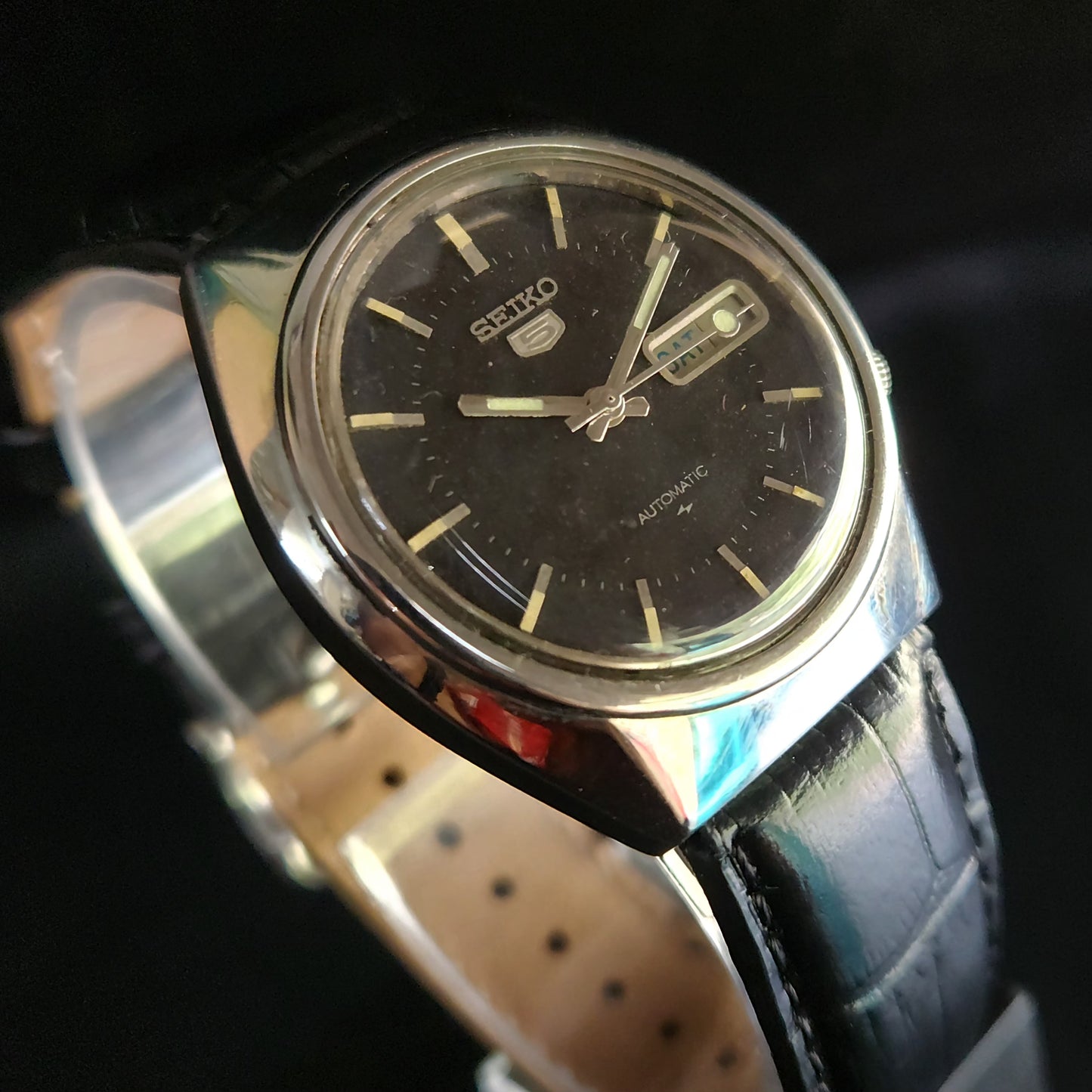Vintage 1980 Original Seiko 5 Automatic 7009-8310 black face 17 Jewels Day-Date Japanese Men's Wrist Watch OG14