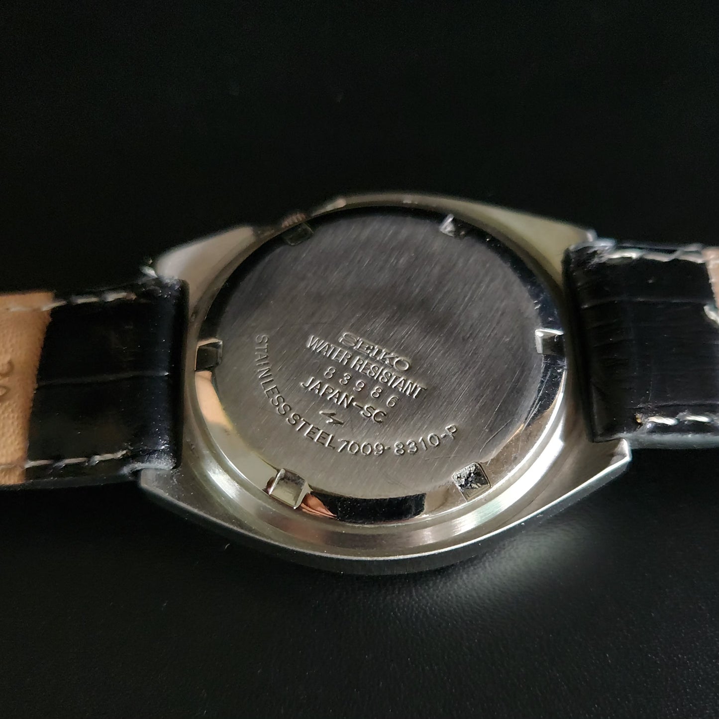 Vintage 1980 Original Seiko 5 Automatic 7009-8310 black face 17 Jewels Day-Date Japanese Men's Wrist Watch OG14
