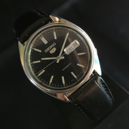 Vintage 1980 Original Seiko 5 Automatic 6349-8010 black face 21 Jewels Day-Date Japanese Men's Wrist Watch OG15