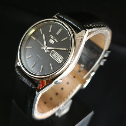 Vintage 1980 Original Seiko 5 Automatic 6349-8010 black face 21 Jewels Day-Date Japanese Men's Wrist Watch OG15