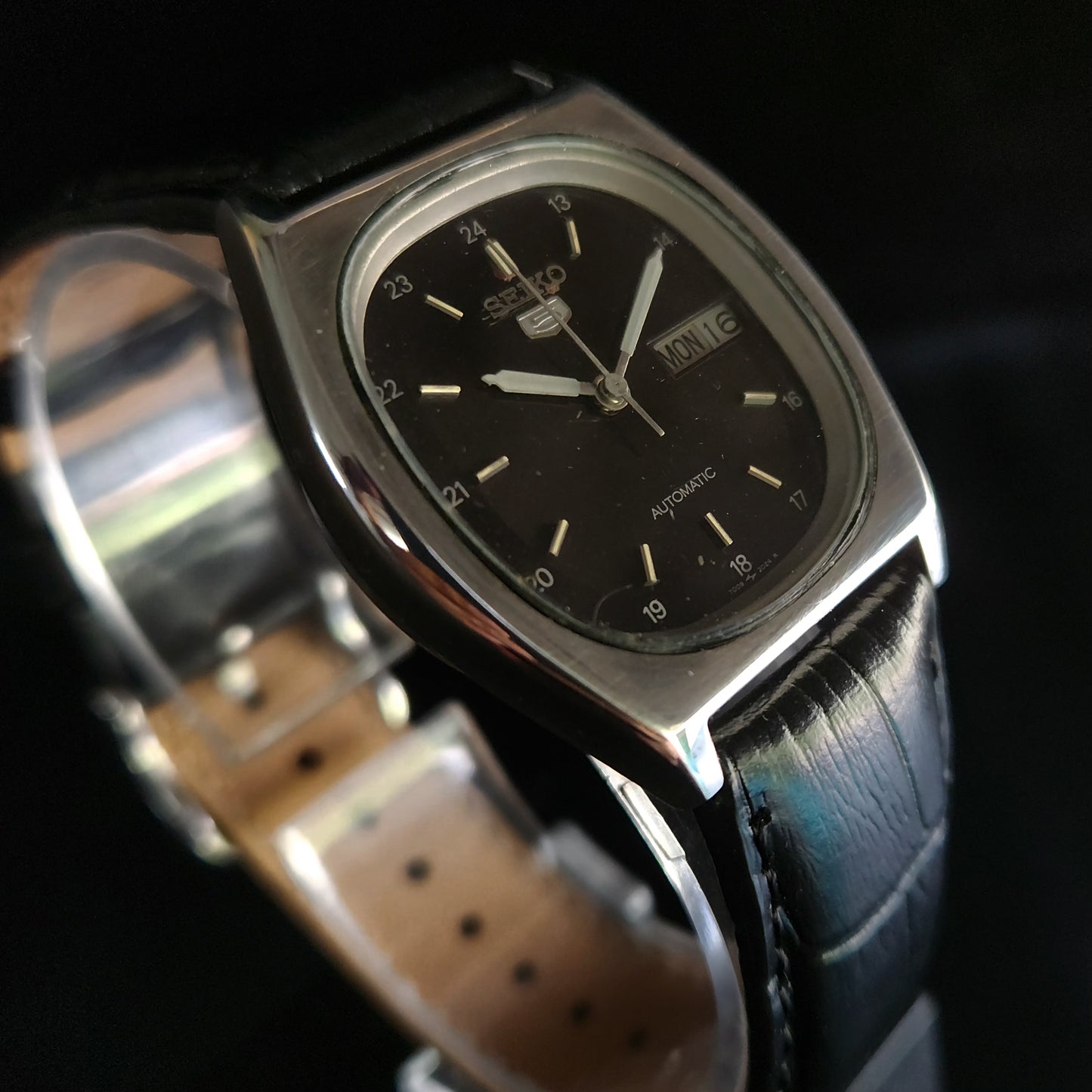 Vintage 1980 Original Seiko 5 Automatic 7009-5840 black face 17 Jewels Day-Date Japanese Men's Wrist Watch OG17