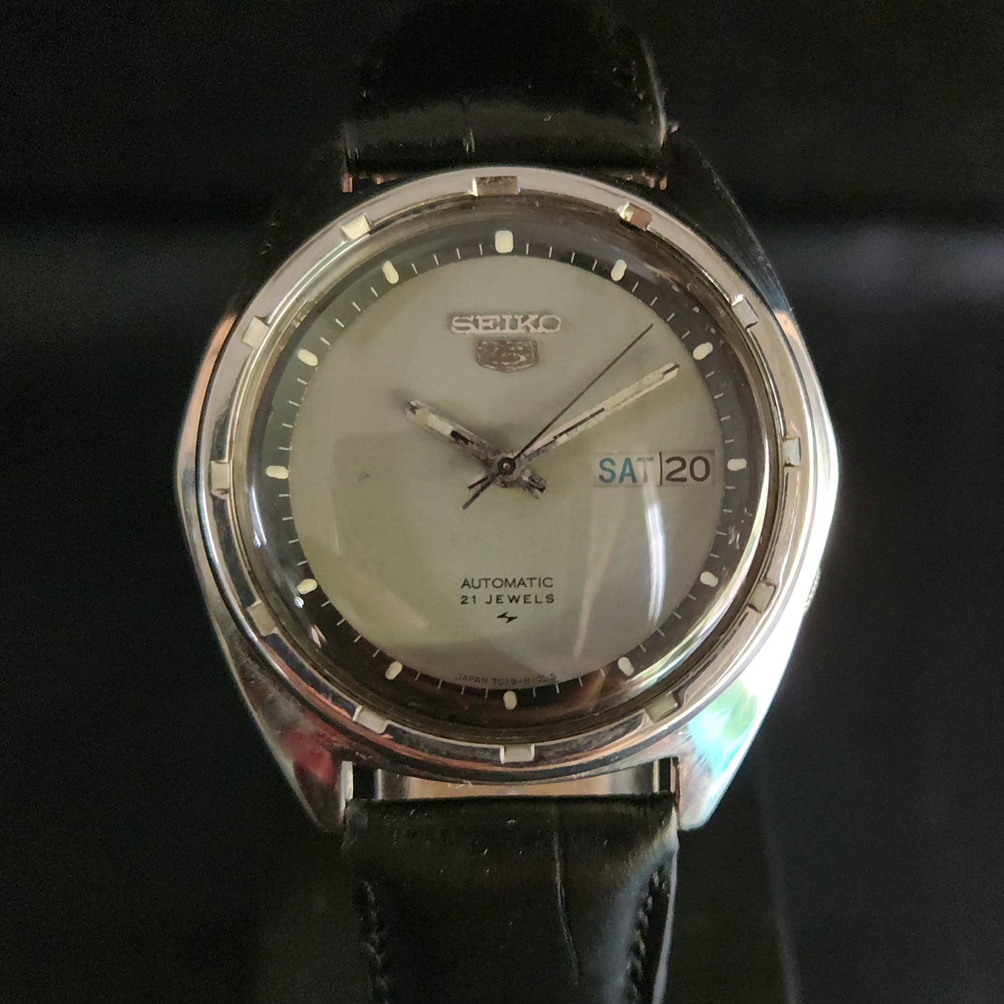 Vintage 1980 Original Seiko 5 Automatic 7019-8080 Grey face 21 Jewels Day-Date Japanese Men's Wrist Watch OG18