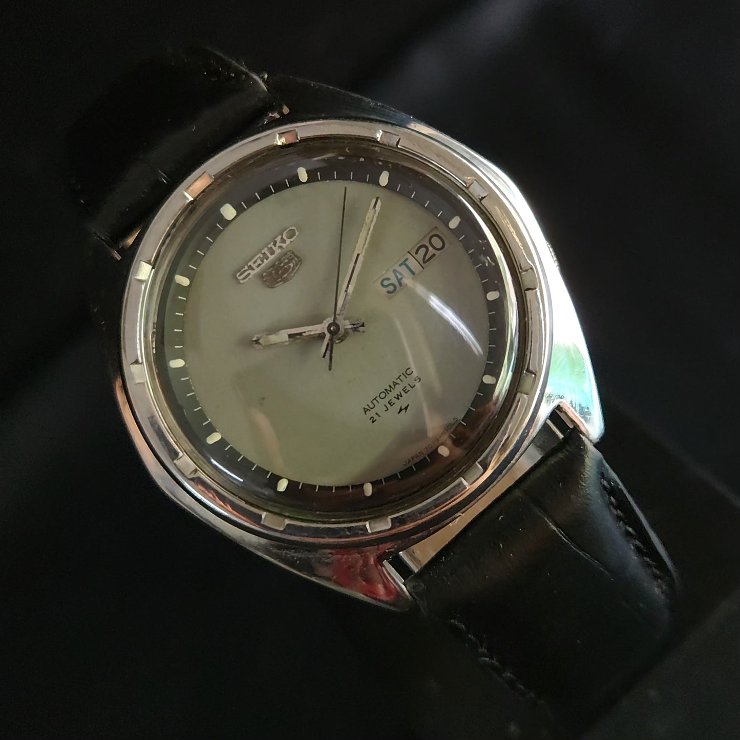 Vintage 1980 Original Seiko 5 Automatic 7019-8080 Grey face 21 Jewels Day-Date Japanese Men's Wrist Watch OG18