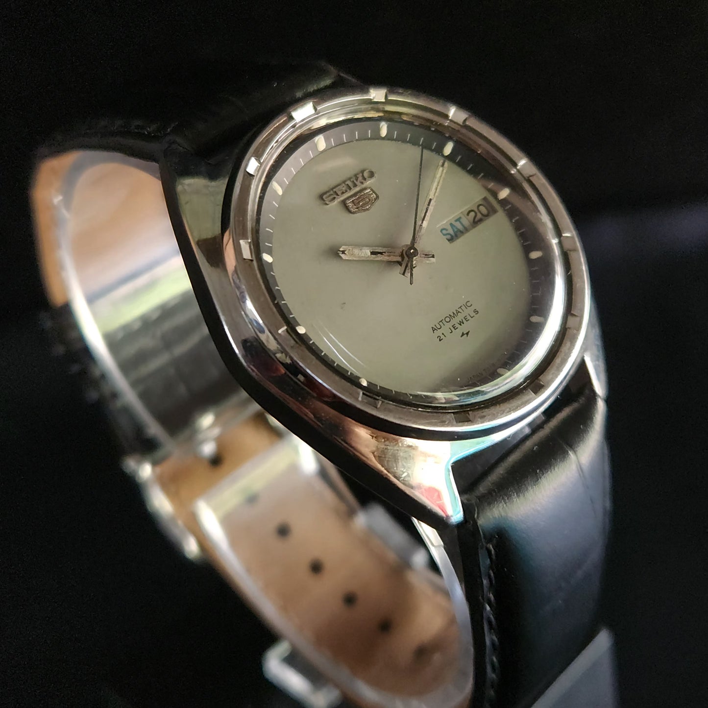 Vintage 1980 Original Seiko 5 Automatic 7019-8080 Grey face 21 Jewels Day-Date Japanese Men's Wrist Watch OG18
