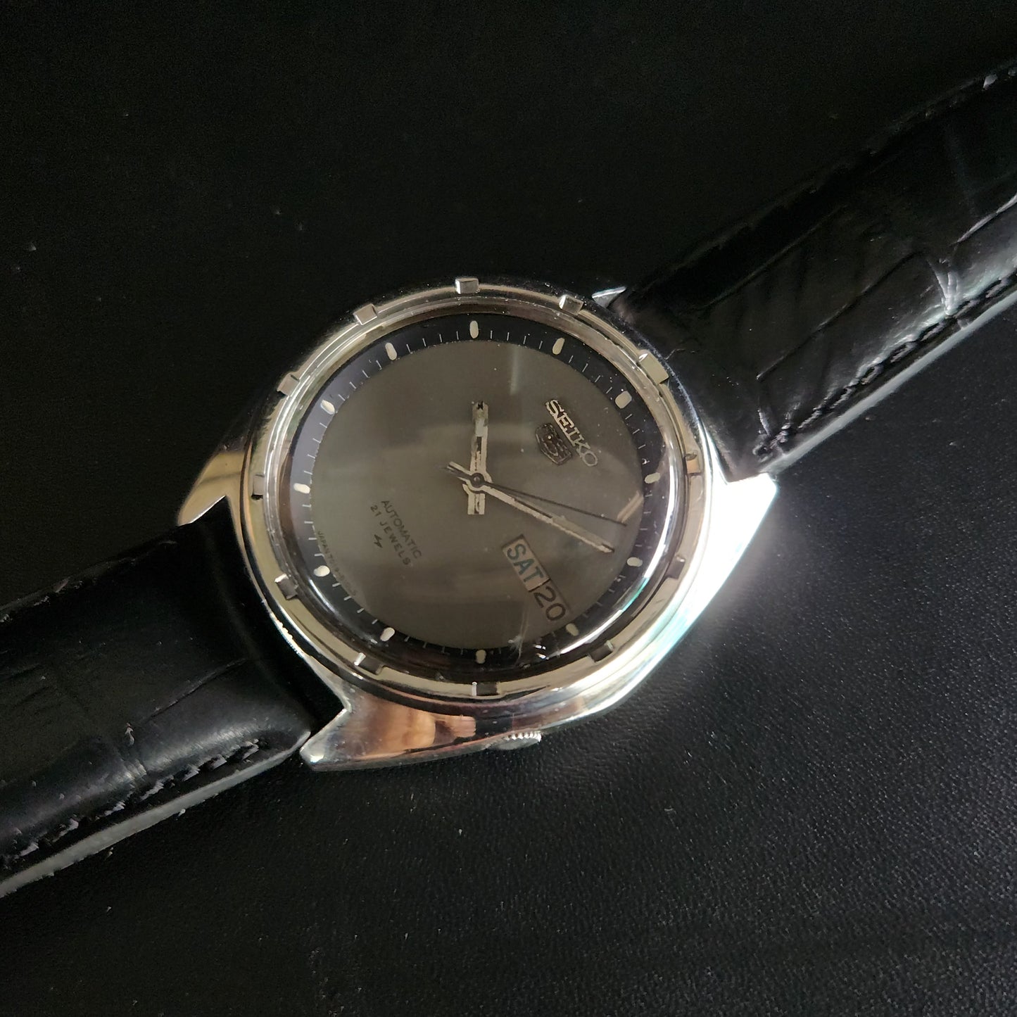 Vintage 1980 Original Seiko 5 Automatic 7019-8080 Grey face 21 Jewels Day-Date Japanese Men's Wrist Watch OG18