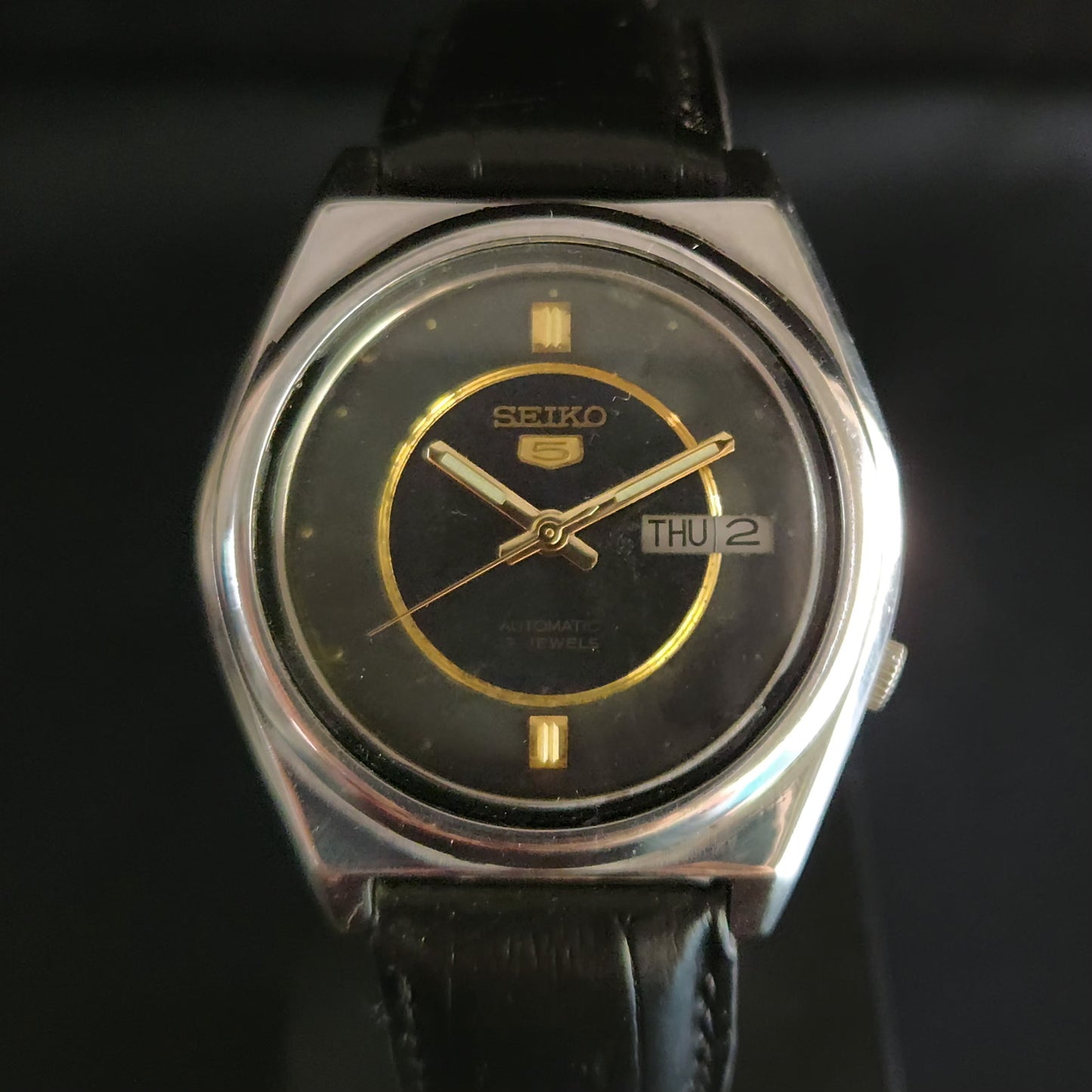 Vintage 1980 Original Seiko 5 Automatic 7009-8761 black face 17 Jewels Day-Date Japanese Men's Wrist Watch OG20
