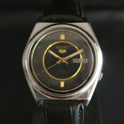 Vintage 1980 Original Seiko 5 Automatic 7009-8761 black face 17 Jewels Day-Date Japanese Men's Wrist Watch OG20
