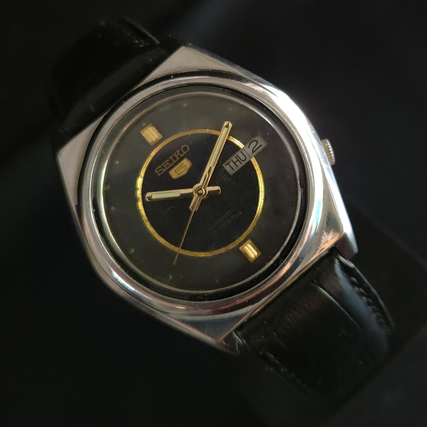 Vintage 1980 Original Seiko 5 Automatic 7009-8761 black face 17 Jewels Day-Date Japanese Men's Wrist Watch OG20