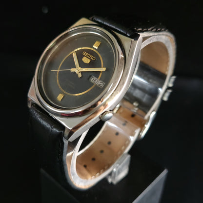 Vintage 1980 Original Seiko 5 Automatic 7009-8761 black face 17 Jewels Day-Date Japanese Men's Wrist Watch OG20