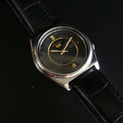 Vintage 1980 Original Seiko 5 Automatic 7009-8761 black face 17 Jewels Day-Date Japanese Men's Wrist Watch OG20