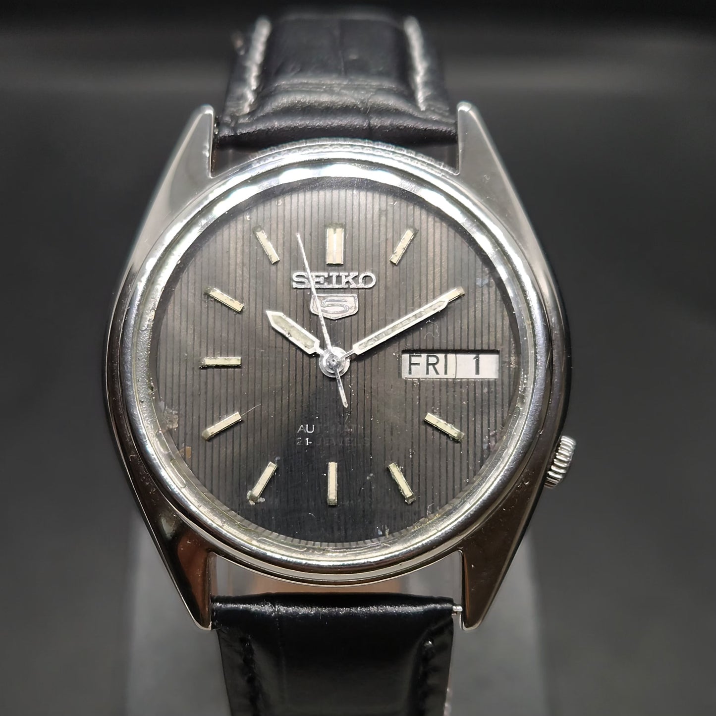 Vintage 1980 Original Seiko 5 Automatic 7019-5310 black face 21 Jewels Day-Date Japanese Men's Wrist Watch OG22