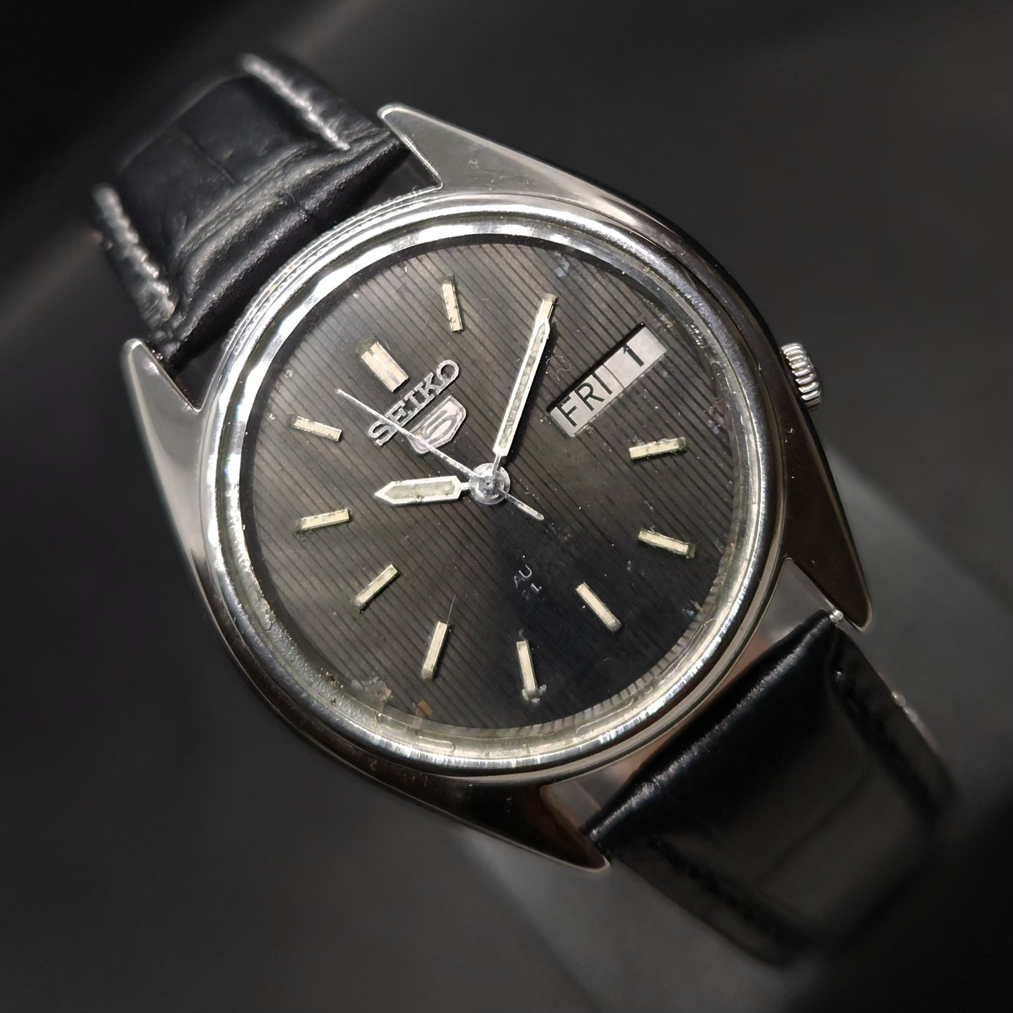 Vintage 1980 Original Seiko 5 Automatic 7019-5310 black face 21 Jewels Day-Date Japanese Men's Wrist Watch OG22