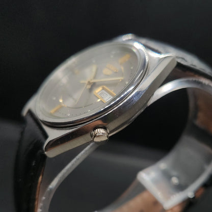 Vintage 1980 Original Seiko 5 Automatic 7s26-8210 silver face 21 Jewels Day-Date Japanese Men's Wrist Watch OG23