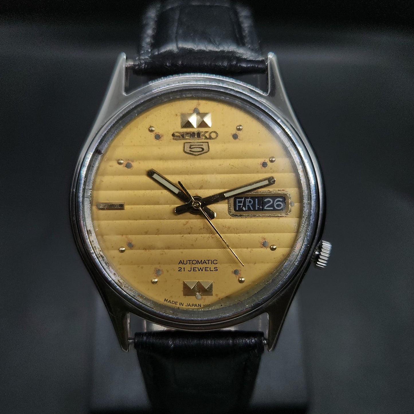 Vintage 1980 Original Seiko 5 Automatic 7009-3100 gold face 17 Jewels Day-Date Japanese Men's Wrist Watch OG24