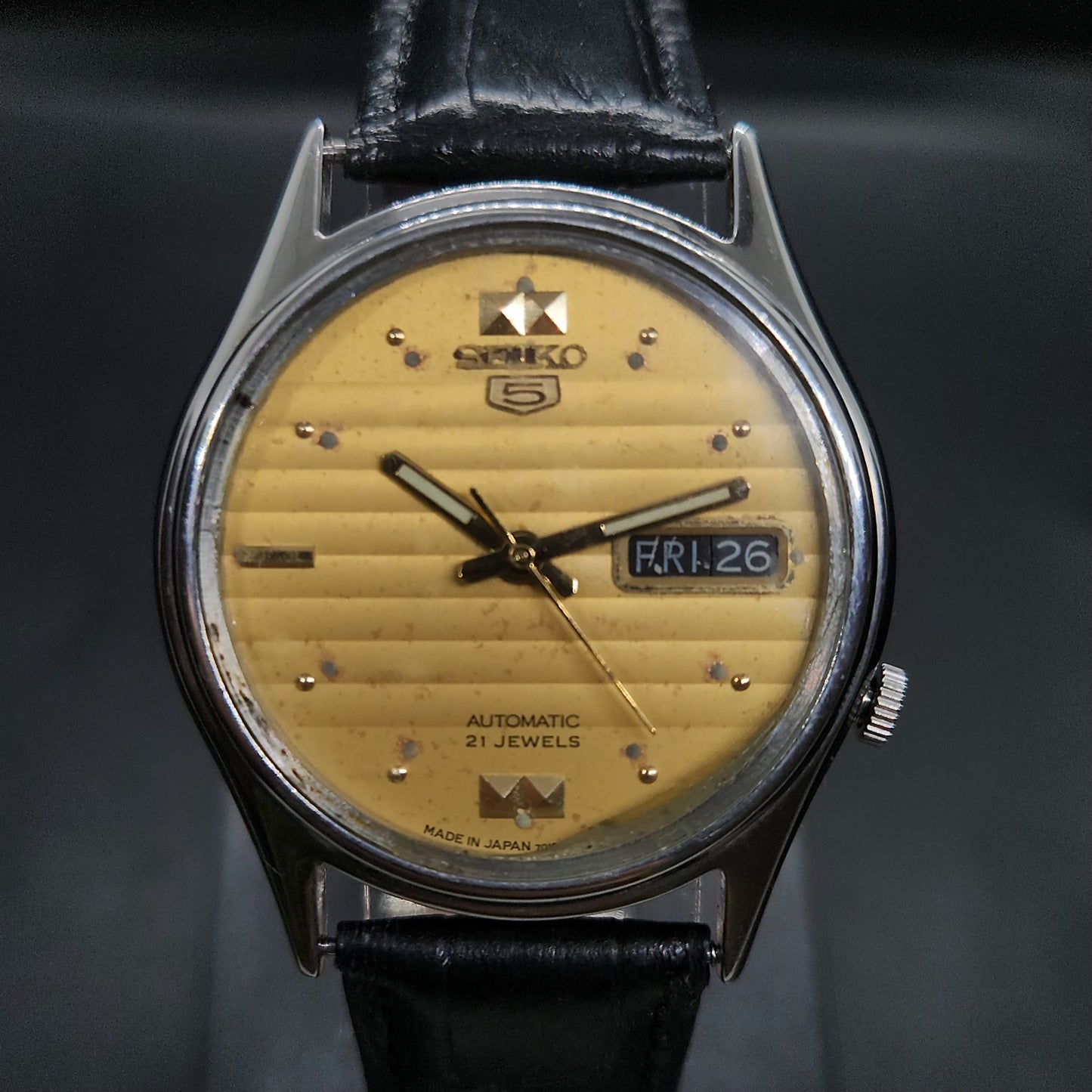 Vintage 1980 Original Seiko 5 Automatic 7009-3100 gold face 17 Jewels Day-Date Japanese Men's Wrist Watch OG24