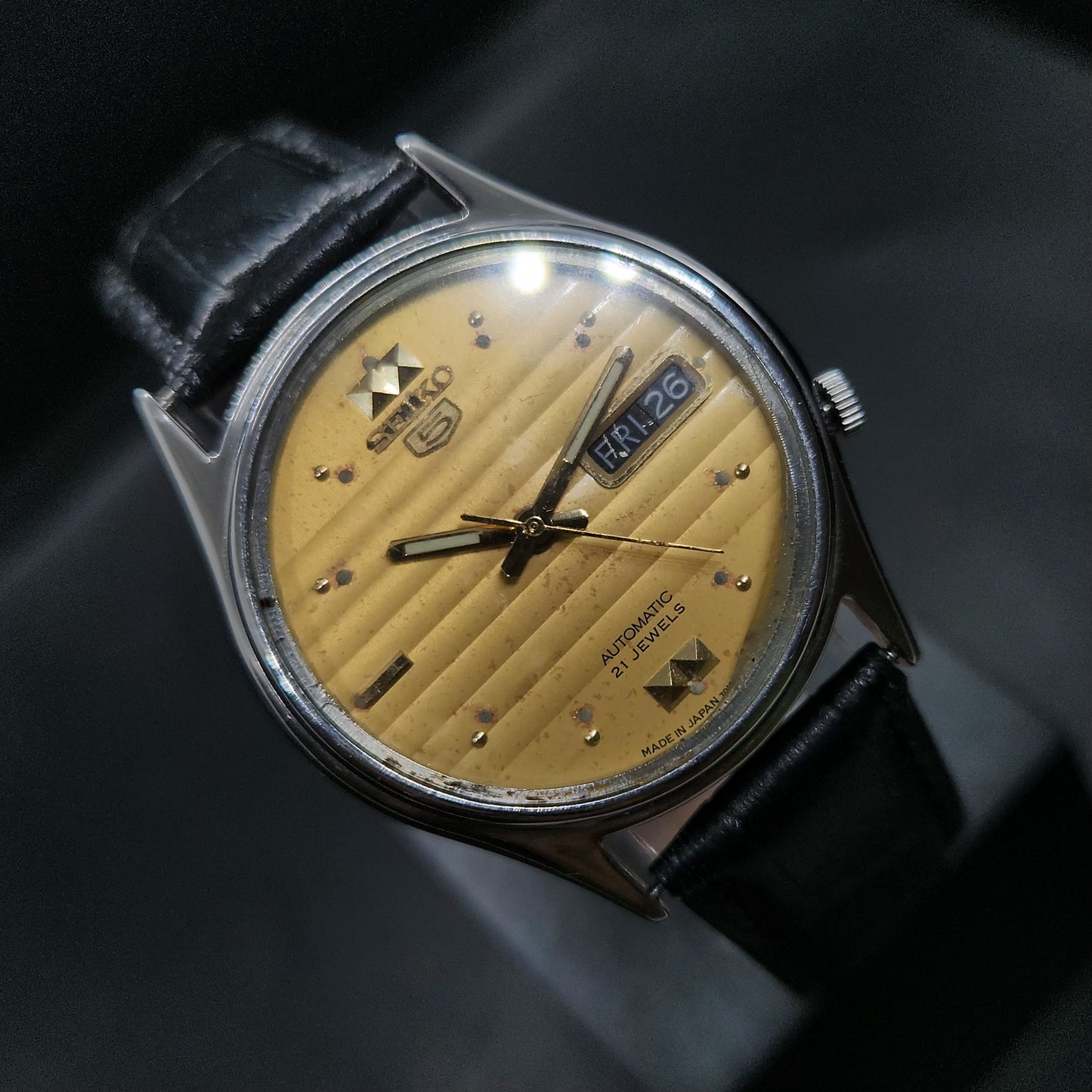 Vintage 1980 Original Seiko 5 Automatic 7009-3100 gold face 17 Jewels Day-Date Japanese Men's Wrist Watch OG24