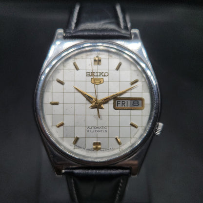 Vintage 1980 Original Seiko 5 Automatic 7019-8180 Silver face 21 Jewels Day-Date Japanese Men's Wrist Watch OG25