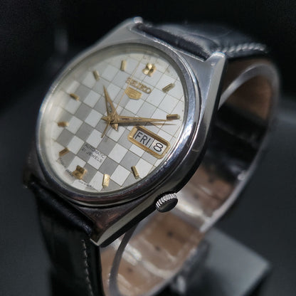 Vintage 1980 Original Seiko 5 Automatic 7019-8180 Silver face 21 Jewels Day-Date Japanese Men's Wrist Watch OG25