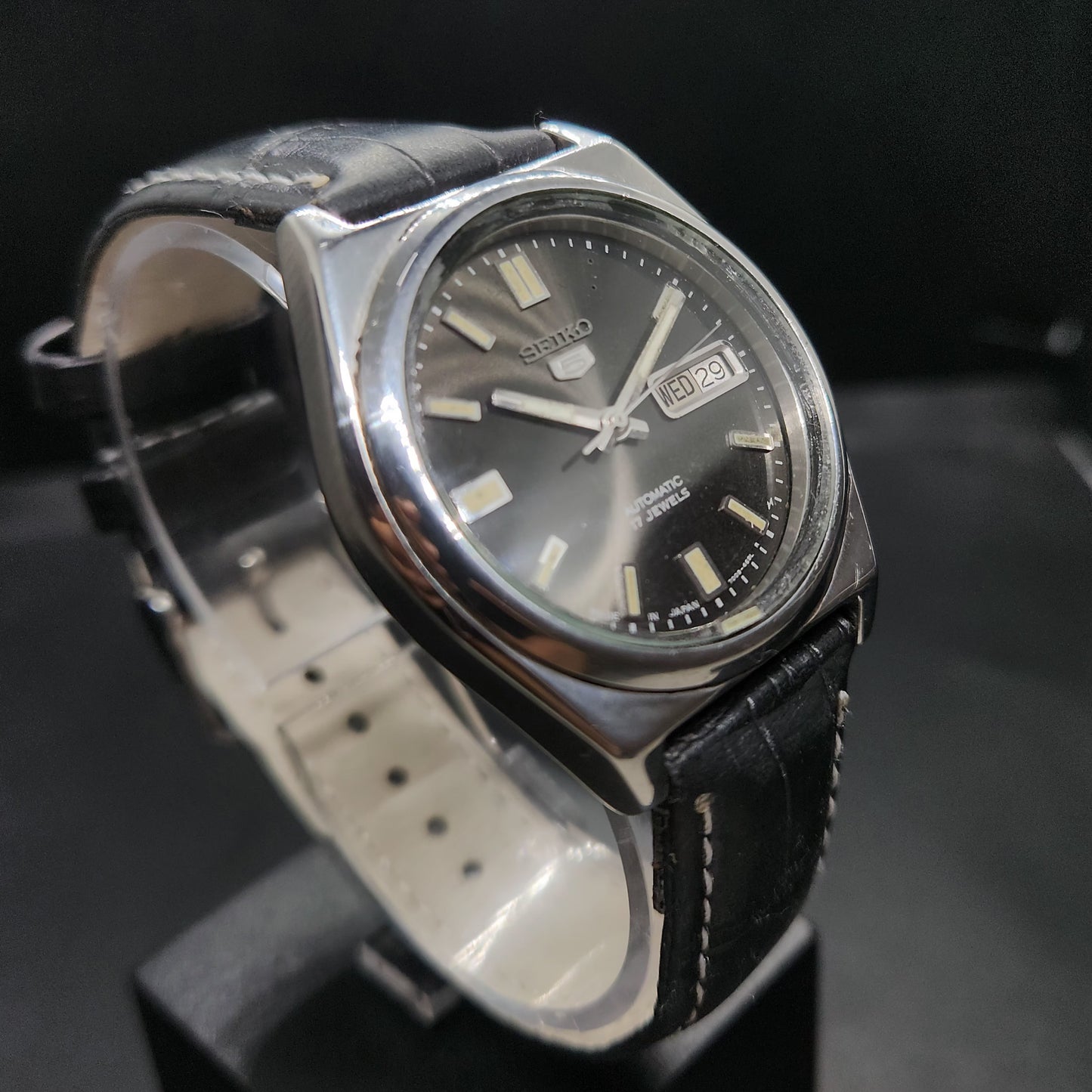Vintage 1980 Original Seiko 5 Automatic 7009-3101 black face 17 Jewels Day-Date Japanese Men's Wrist Watch OG26