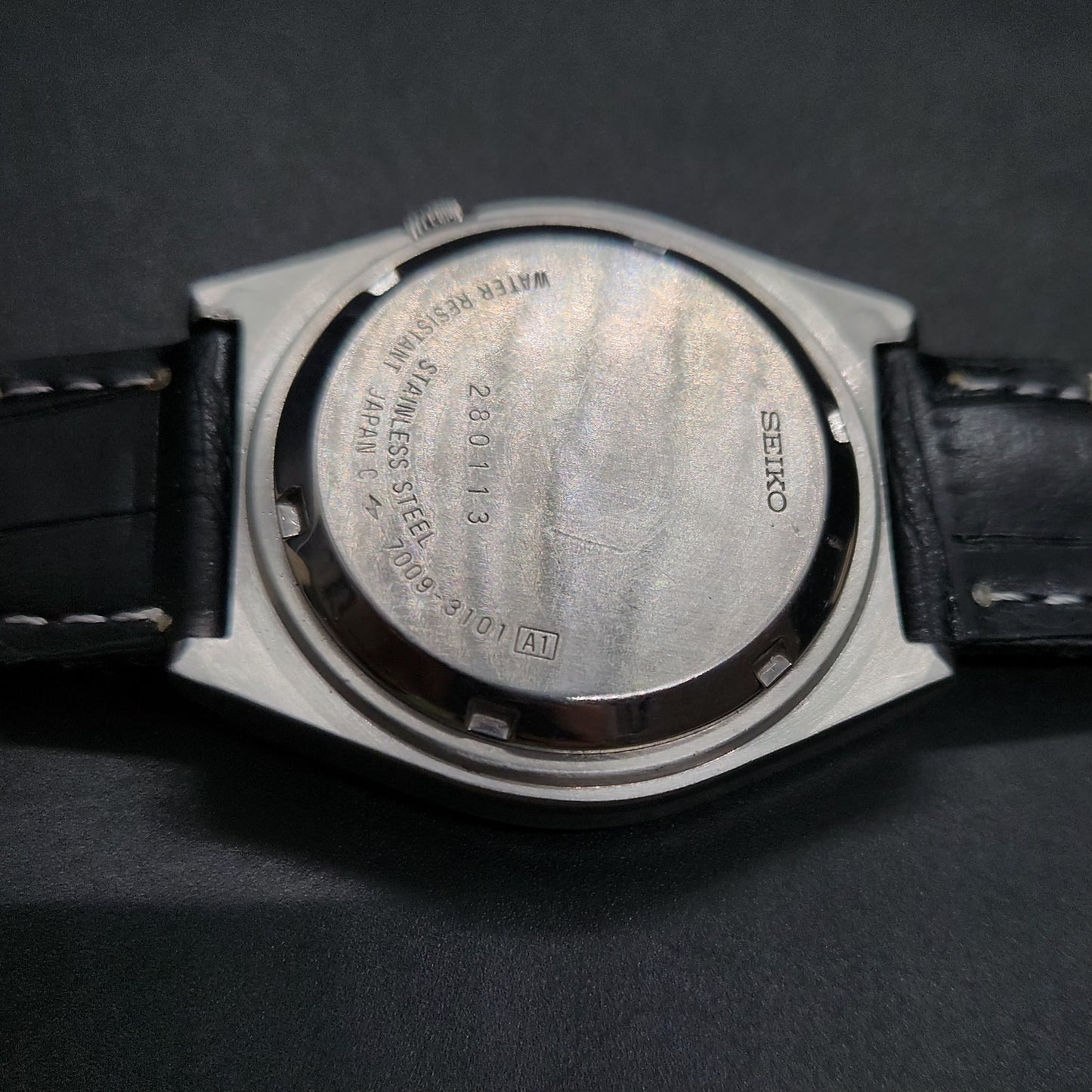 Vintage 1980 Original Seiko 5 Automatic 7009-3101 black face 17 Jewels Day-Date Japanese Men's Wrist Watch OG26