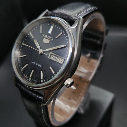 Vintage 1980 Original Seiko 5 Automatic 7009-8920 black face 17 Jewels Day-Date Japanese Men's Wrist Watch OG27