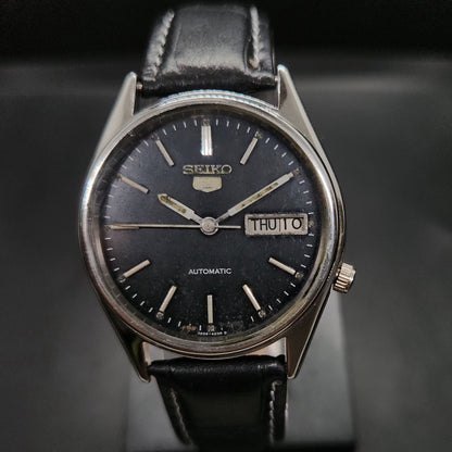 Vintage 1980 Original Seiko 5 Automatic 7009-8920 black face 17 Jewels Day-Date Japanese Men's Wrist Watch OG27