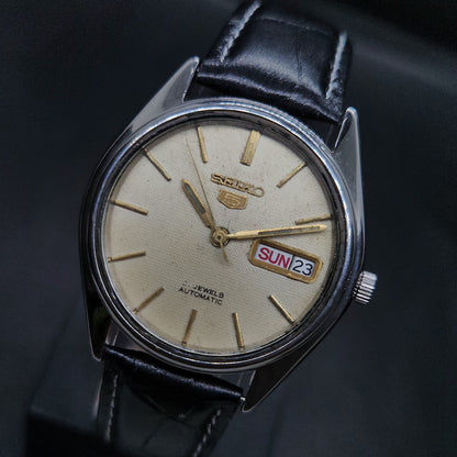 Vintage 1980 Original Seiko 5 Automatic 6309-6240 black face 17 Jewels Day-Date Japanese Men's Wrist Watch OG28