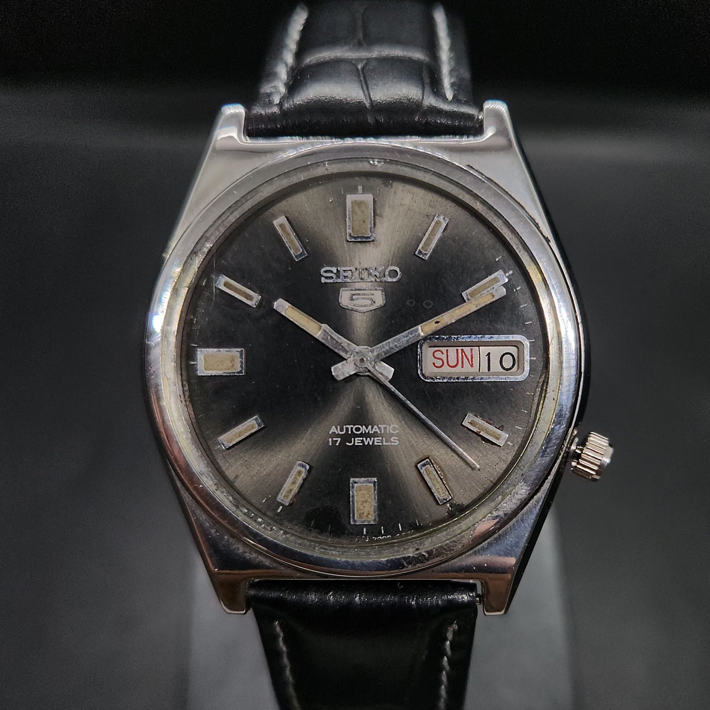 Vintage 1980 Original Seiko 5 Automatic 7009-3020 black face 17 Jewels Day-Date Japanese Men's Wrist Watch OG30