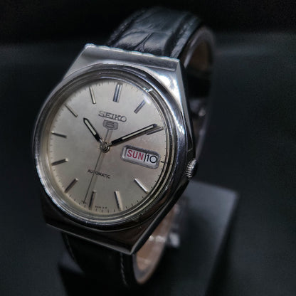 Vintage 1980 Original Seiko 5 Automatic 6309-8930 silver face 17 Jewels Day-Date Japanese Men's Wrist Watch OG31