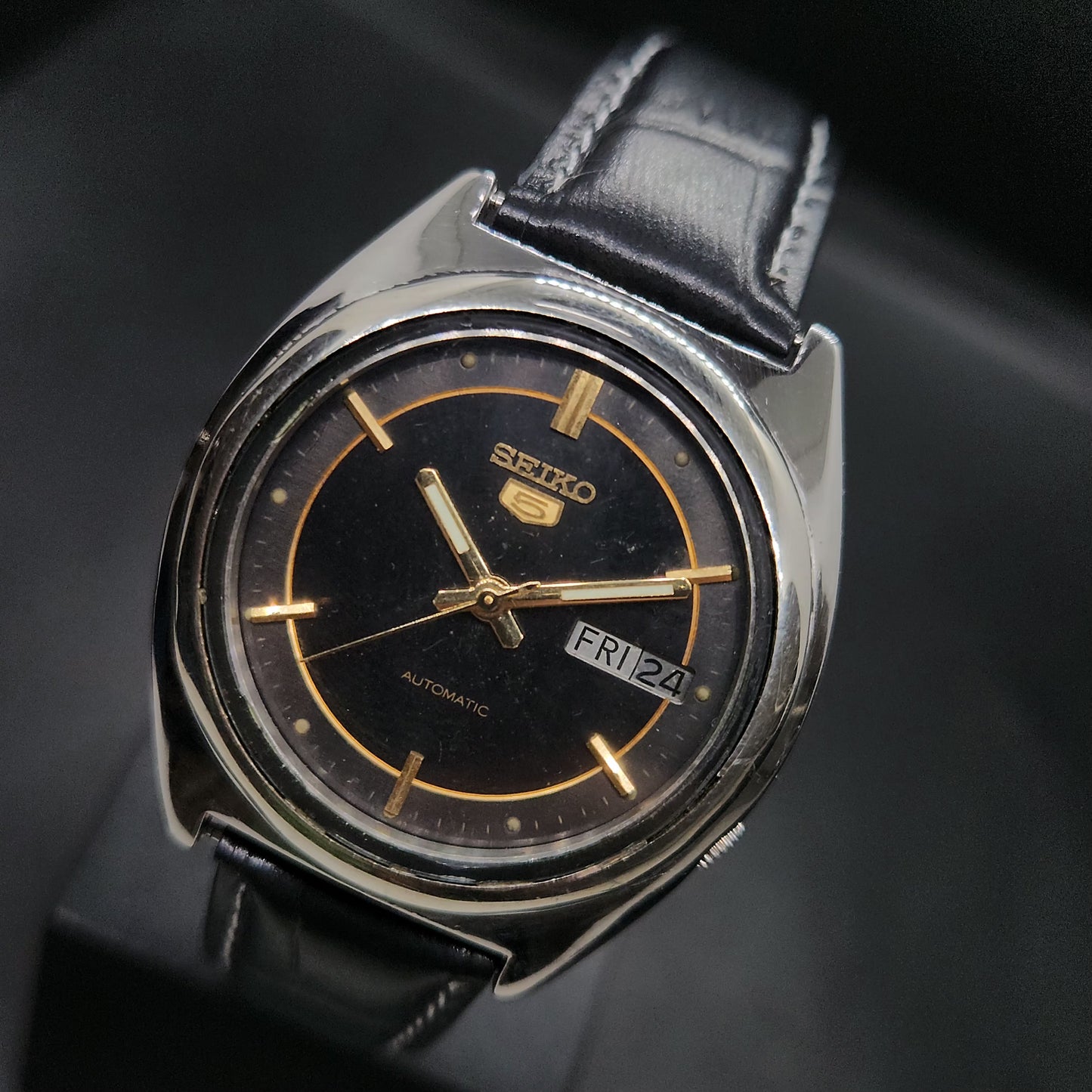 Vintage 1980 Original Seiko 5 Automatic 7009-8910 black face 17 Jewels Day-Date Japanese Men's Wrist Watch OG32