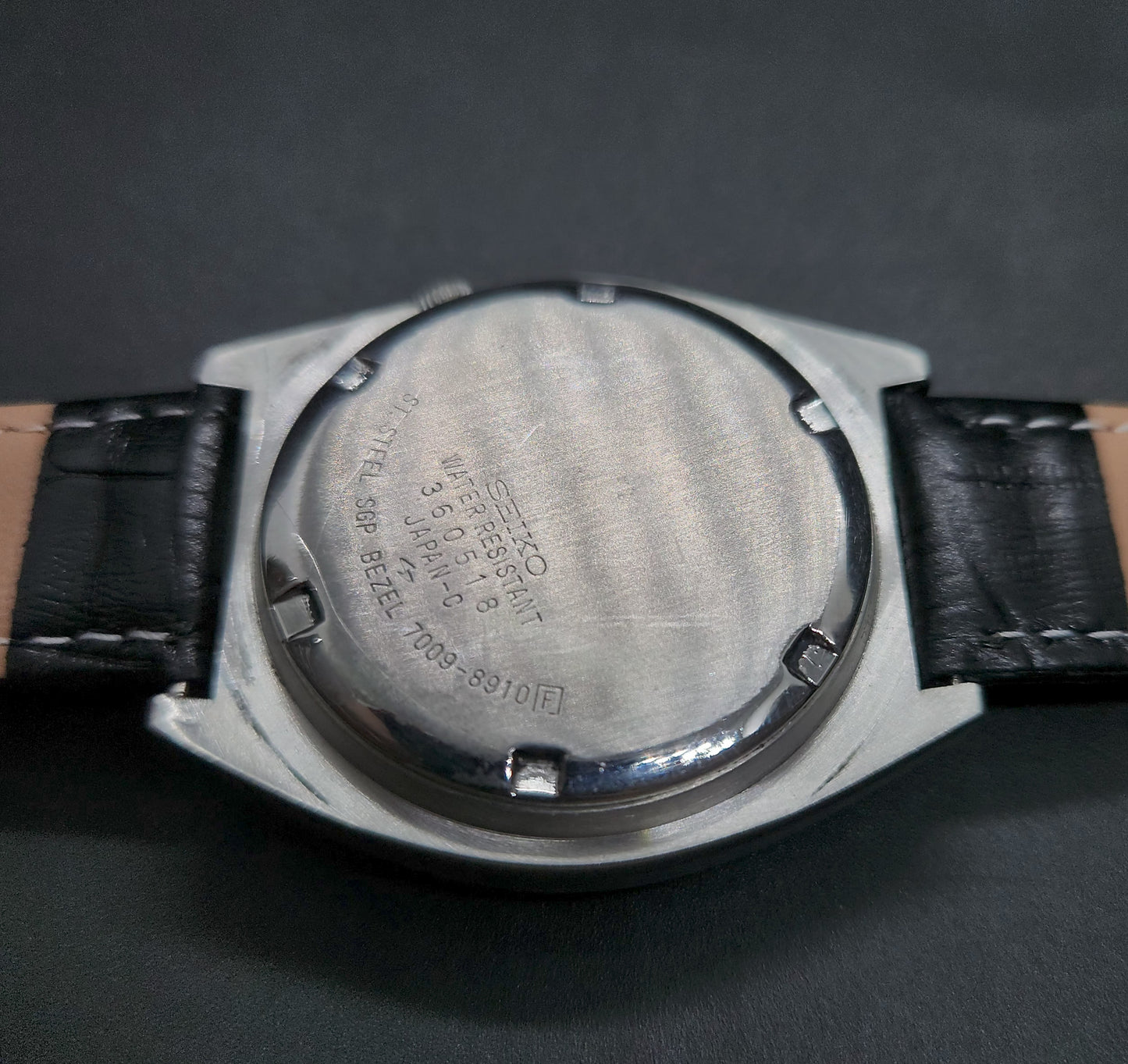 Vintage 1980 Original Seiko 5 Automatic 7009-8910 black face 17 Jewels Day-Date Japanese Men's Wrist Watch OG32
