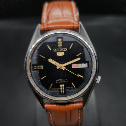 Vintage 1980 Original Seiko 5 Automatic 7009-876A black face 17 Jewels Day-Date Japanese Men's Wrist Watch OG33