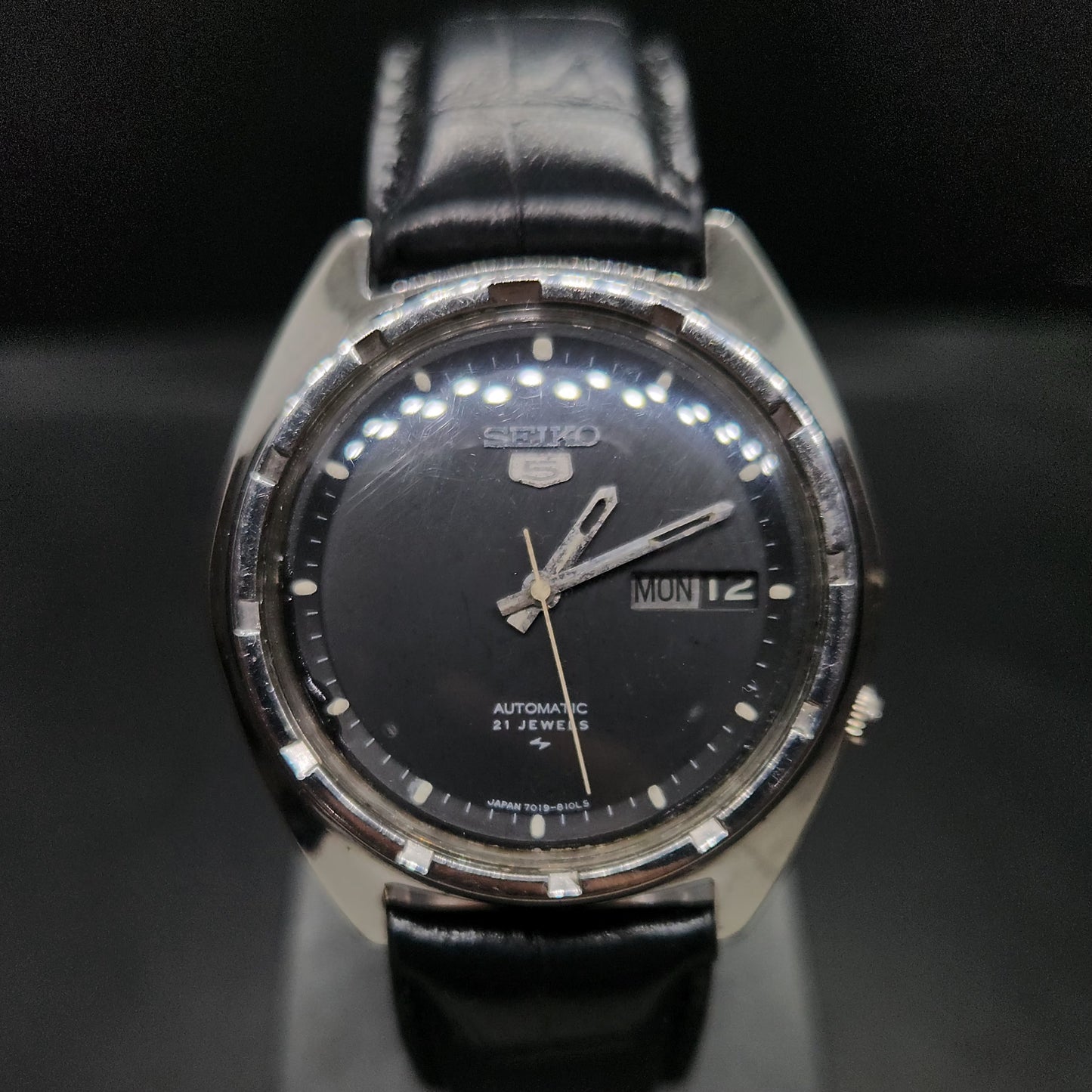 Vintage 1981 Original Seiko 5 Automatic 7019-8080 Black Face 21 Jewels Day-Date Japanese Men's Wrist Watch OG35