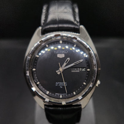 Vintage 1981 Original Seiko 5 Automatic 7019-8080 Black Face 21 Jewels Day-Date Japanese Men's Wrist Watch OG35