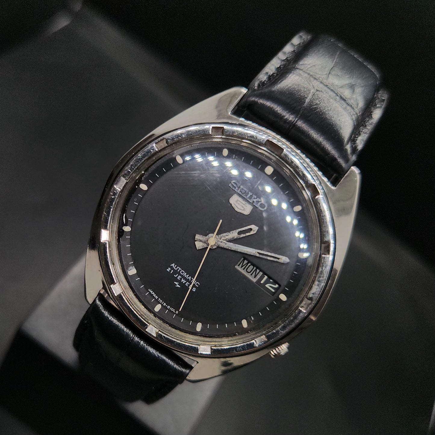Vintage 1981 Original Seiko 5 Automatic 7019-8080 Black Face 21 Jewels Day-Date Japanese Men's Wrist Watch OG35