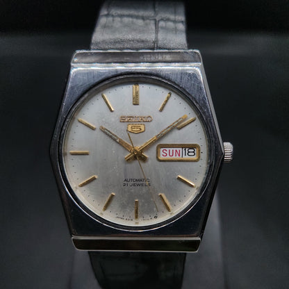 Vintage 1980 Original Seiko 5 Automatic 6319-7080 silver face 21 Jewels Day-Date Japanese Men's Wrist Watch OG39