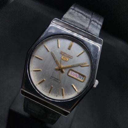 Vintage 1980 Original Seiko 5 Automatic 6319-7080 silver face 21 Jewels Day-Date Japanese Men's Wrist Watch OG39