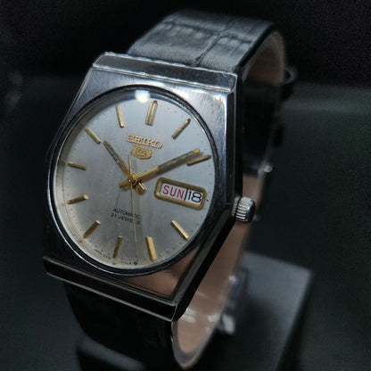 Vintage 1980 Original Seiko 5 Automatic 6319-7080 silver face 21 Jewels Day-Date Japanese Men's Wrist Watch OG39