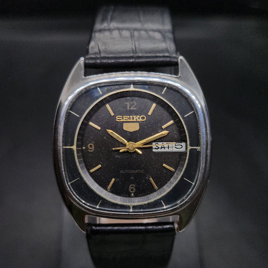Vintage 1982 Original Seiko 5 Automatic 6309-581A black face 17 Jewels Day-Date Japanese Men's Wrist Watch OG40
