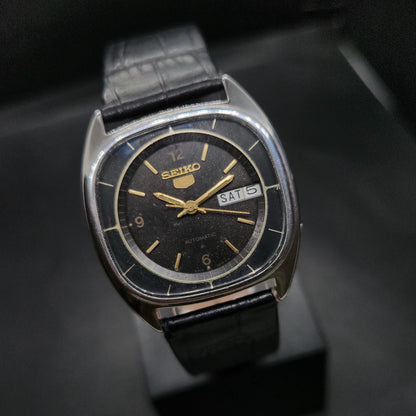 Vintage 1980 Original Seiko 5 Automatic 6309-581A black face 17 Jewels Day-Date Japanese Men's Wrist Watch OG40